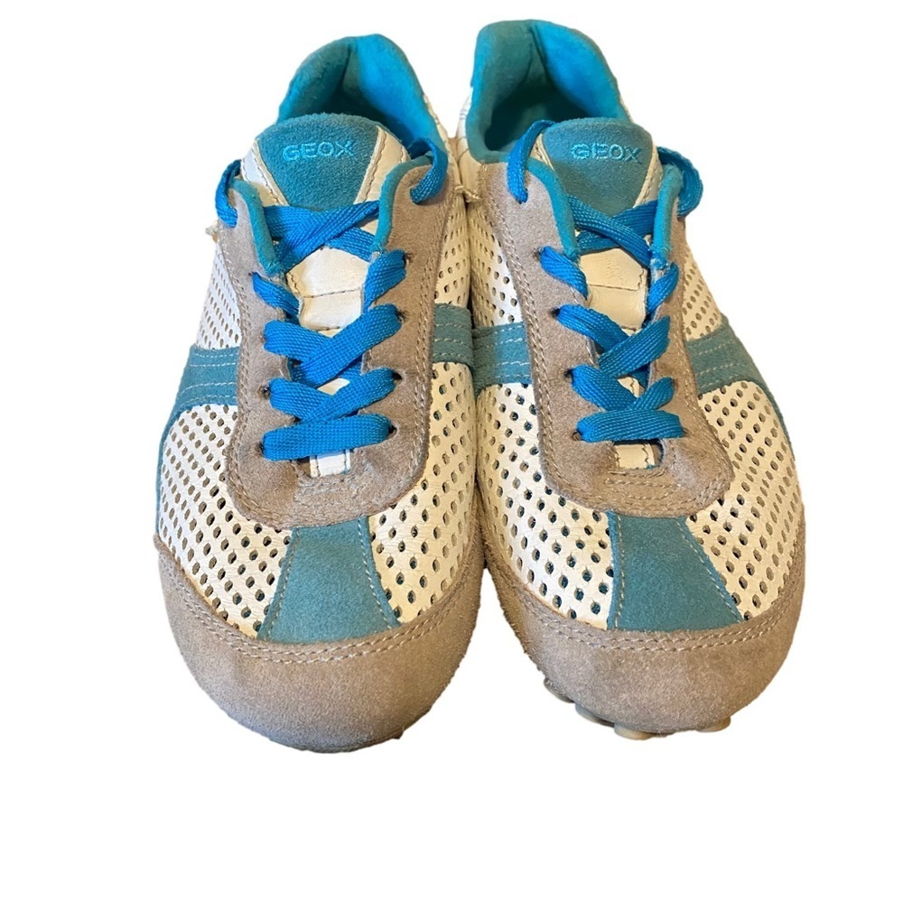 Geox Respira Women’s Blue & White Suede Sneakers Size 7 - Picture 2 of 9